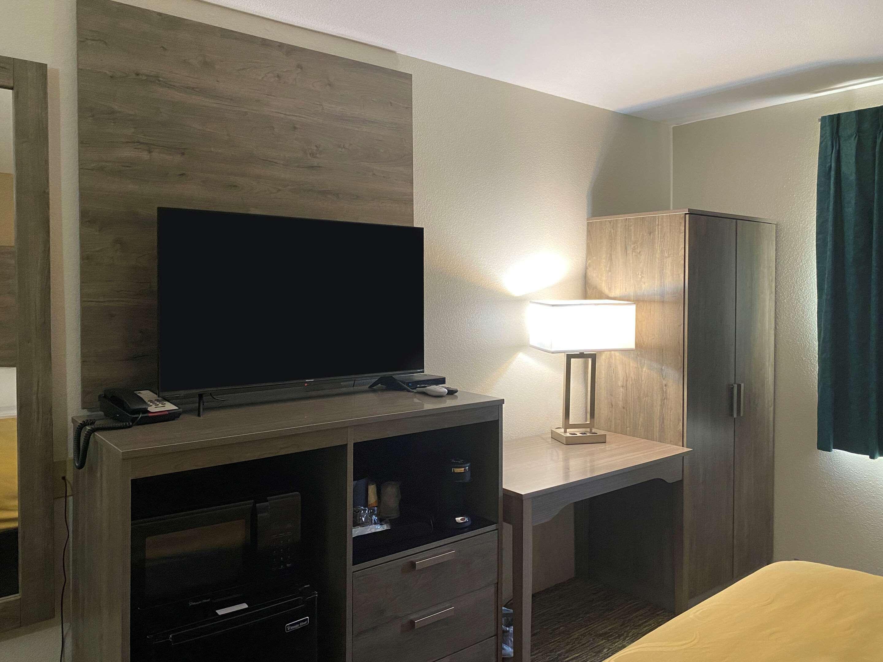 Quality Inn Albuquerque East I-40 Juan Tabo Exit Экстерьер фото