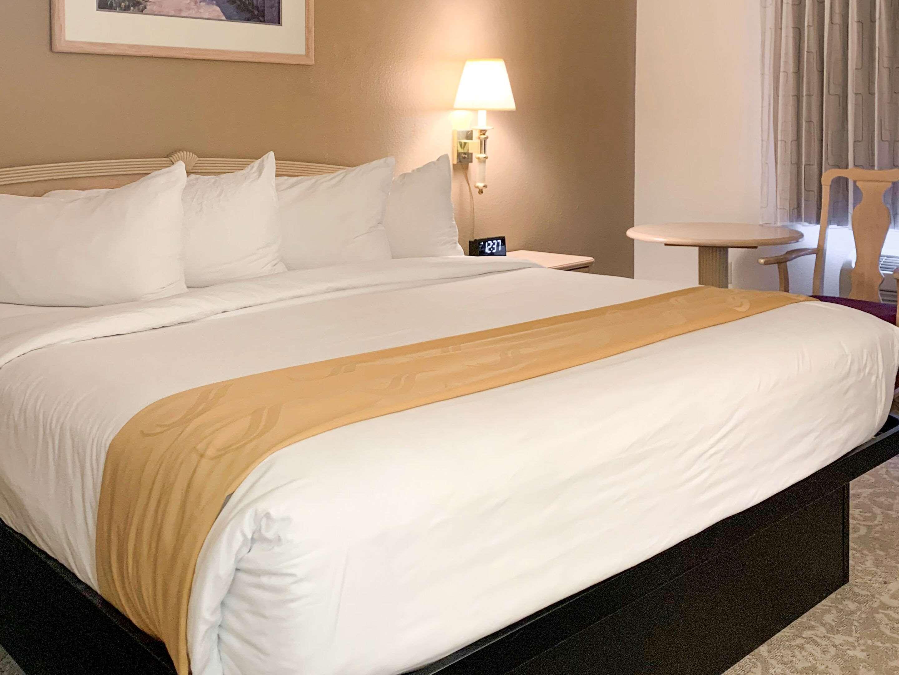Quality Inn Albuquerque East I-40 Juan Tabo Exit Экстерьер фото