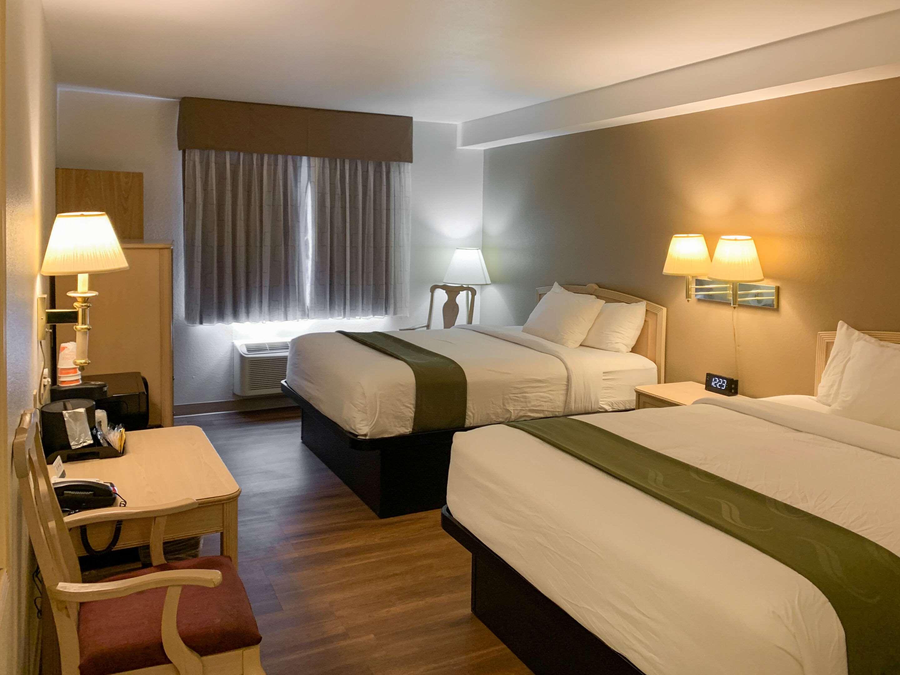 Quality Inn Albuquerque East I-40 Juan Tabo Exit Экстерьер фото