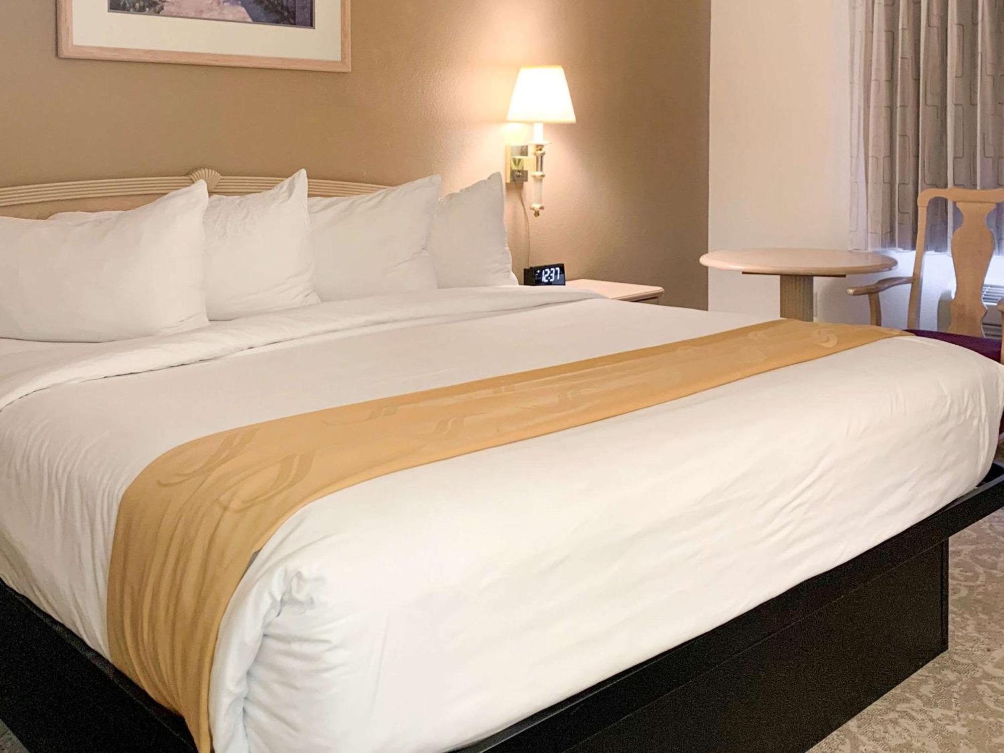 Quality Inn Albuquerque East I-40 Juan Tabo Exit Экстерьер фото